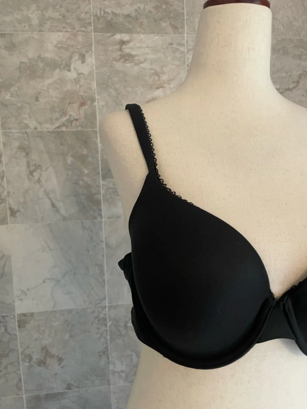 Victoria’s Secret Body Lined Perfect Coverage Bra
